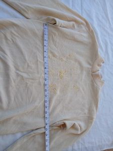 baggy sweatshirt colour yellow