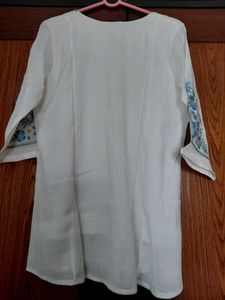XL White Embroidered Kurta