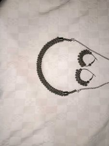 Chic Dark Metal Chain Necklace