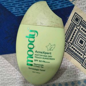 Moody AcneXpert Mattifying Sunscreen SPF 50