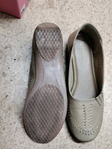 Stylish Beige Ballet Flats