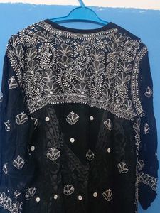 Elegant Black &amp; Wh