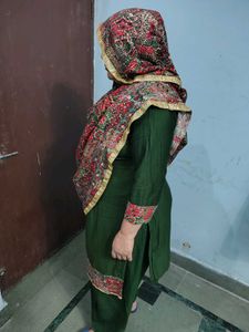 Elegant Emerald Green Kurta Set with Embroidered D