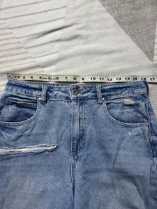 Distressed Wide Leg Jeans