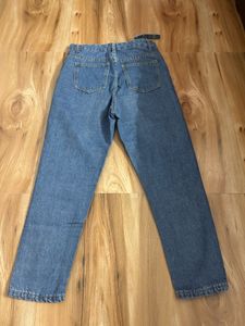 Stylish Blue Denim Jeans with Belt Detail