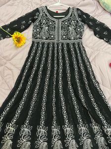 Elegant Black &amp; White Embroidered Kurta Set
