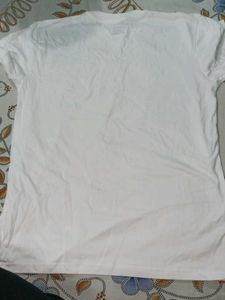 women white yoga tshirt