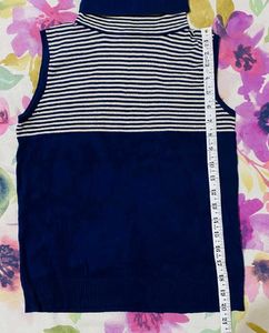Sleeveless Turtleneck Knit Top