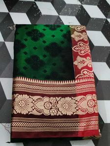 Elegant Green & Red Silk Rich Pallu