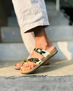 *BIRKENSTOCK TYPE GLOSSY SANDALS*