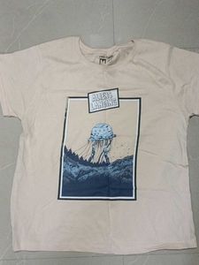Cool Alien Landing Graphic T-Shirt