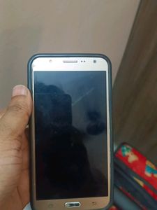 Samsung j7- The First 4G Phone