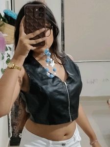 Sleek Black Faux Leather Zip-Up Crop Vest
