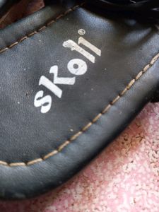 Skoll wired Sandals