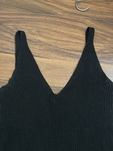 Black V-Neck Ribbed Tank Top