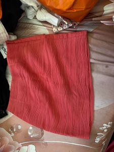 Chic Textured Coral Mini Skirt