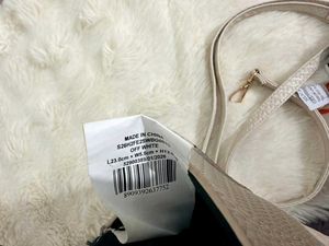 Yousta Chic Textured Crossbody Bag