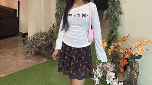 Black Skirt with Red Bows &amp; Polka Dots