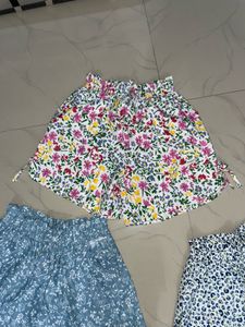 never used Bundle of 3 Floral &amp; Print Shorts