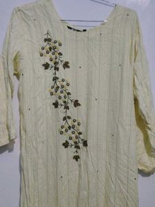 Elegant Cream Embroidered Kurta