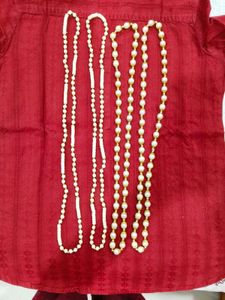 4 Pearl Necklaces with velvet pouch