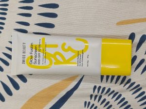 Swiss Beauty Glow Fusion Sunscreen SPF 50