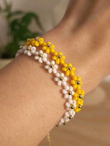 Daisy Beaded Bracelets