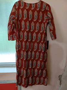 Elegant Red Paisley Print Kurta Set