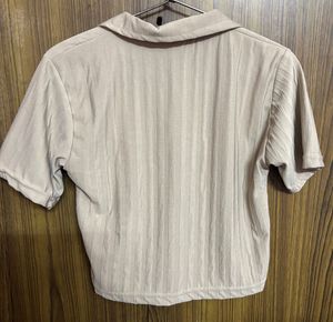 Lightweight Collared Cropped Top