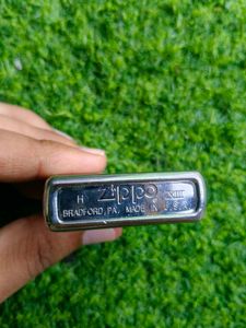 Authentic Zippo Lighter – Classic Plain Brushed /