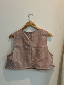 H&amp;M Sleeveless Cropped Top