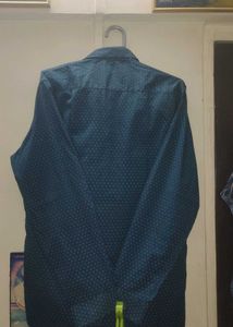 Van Heusen Slim Fit Printed Shirt.