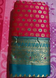 Exquisite Red &amp; Green Saree