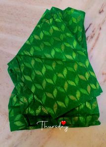 💚 Green Blouse