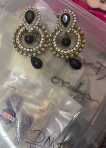 Exquisite Black Stone & Pearl Earrings