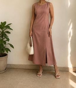 Chic Sleeveless Midi Dress