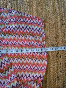 Trendy Chevron Print Top 40"-42" Size L-XL