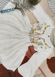 ✨🤗White Embroidered Flared Kurta