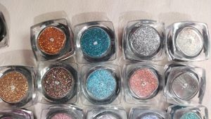 🆕25 Piece Eye Glitters