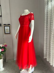 Stunning Red Off-Shoulder Lace Gown