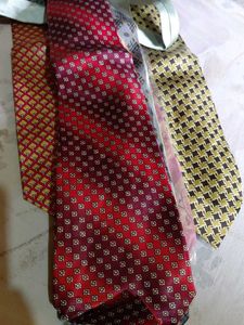 Classic Red Floral Pattern Tie combo