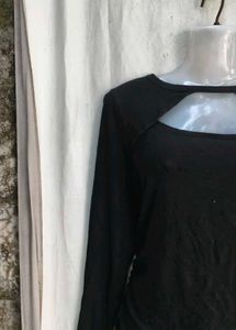 Black Cutout Ruched Long Sleeve Top