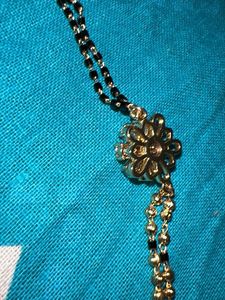 Elegant bracket Mangalsutra