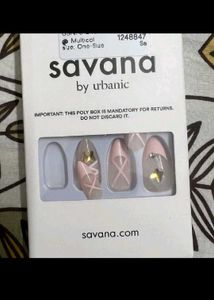 Savana Coquette press on nails set of 10