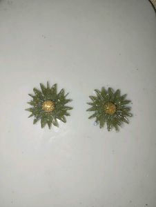 Daisy Flower Earrings (green)