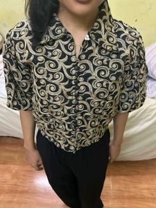 SALE ❗❗❗❗black&gold festive puff sleeve crop top/