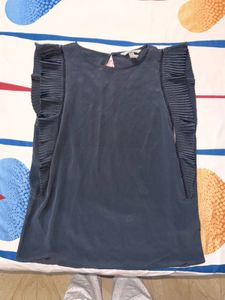 H&M Black Formal Ruffle Top 🖤