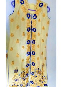 🥳🤩(three-peice)Vibrant Floral Kurta Set with Dup