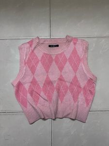 pink cute argyle patterned vest.