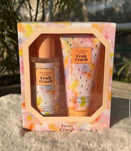 VICTORIA SECRET MIST+MOISTURISER SET
